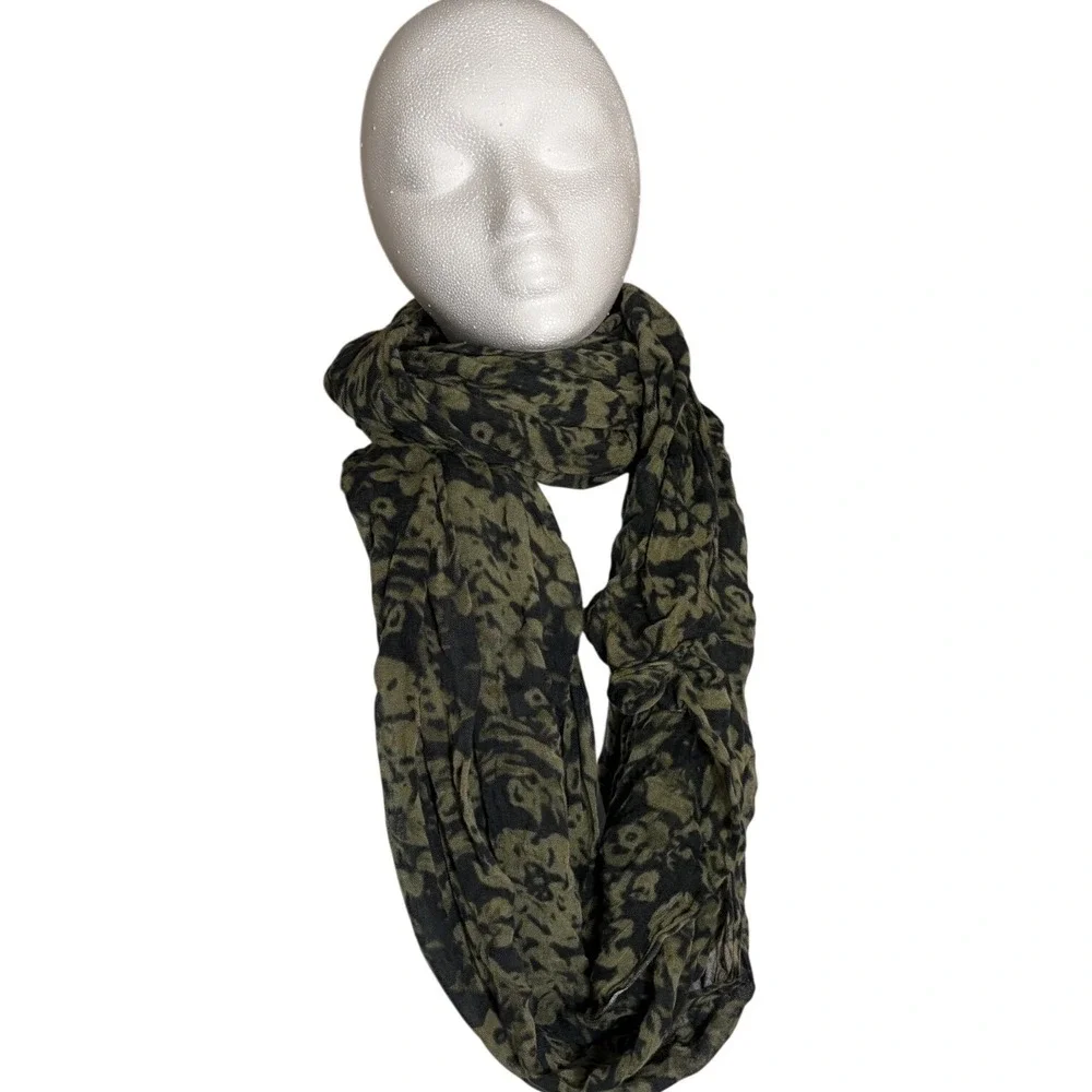 Lot of 2 Womens Floral Scarves Olive Green Infinity & Blue Ditsy Print Rectangle